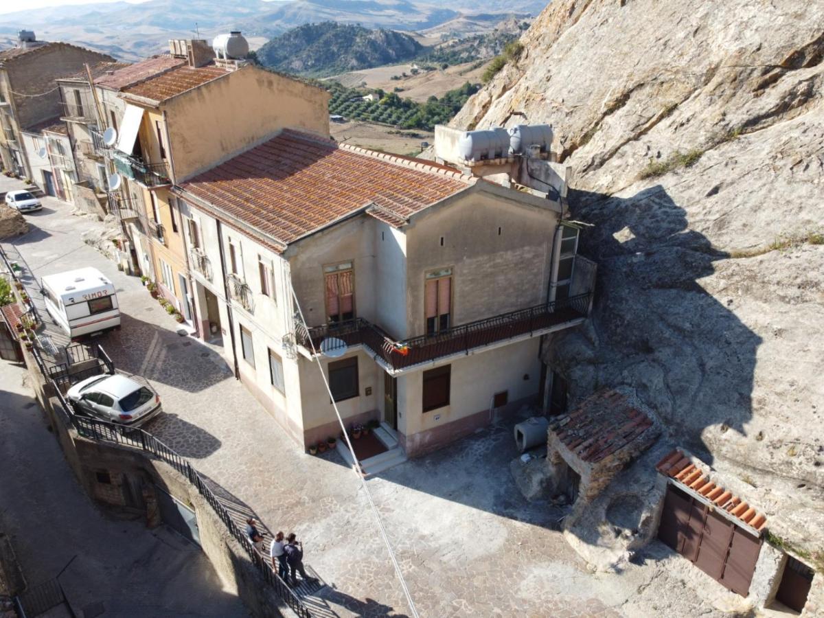 Rifugio Porta Nord Hotel Sperlinga Exterior photo